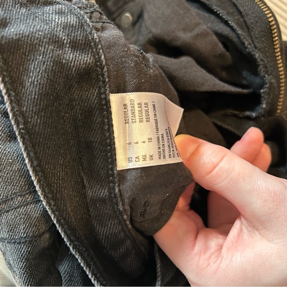 American Eagle Ripped Jeans - Picture 4 of 4